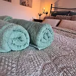 Apartment Frissitopont Vendeghaz *