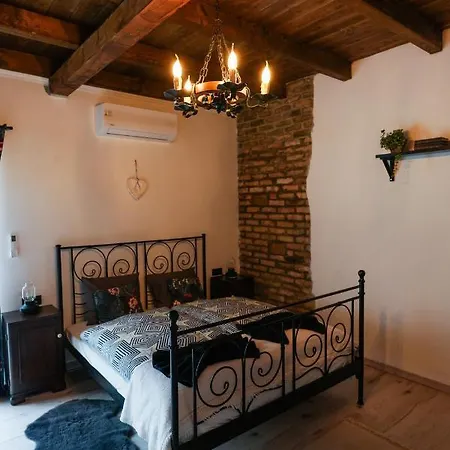 Apartment Frissitopont Vendeghaz *
