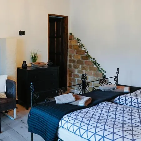 Apartment Frissitopont Vendeghaz *