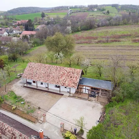 Apartament Frissitopont Vendeghaz *