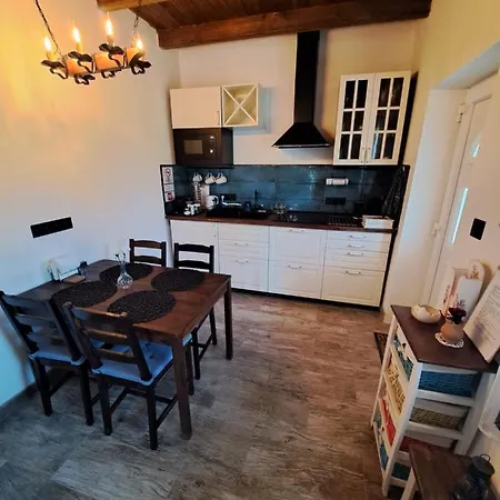 Apartament Frissitopont Vendeghaz